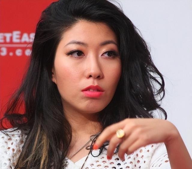 绿色头发绿色眼睛的动漫人物__绿色的眼神