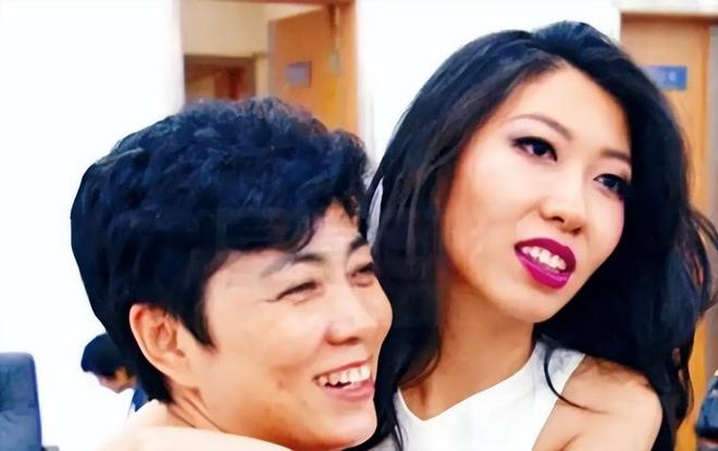 绿色的眼神_绿色头发绿色眼睛的动漫人物_