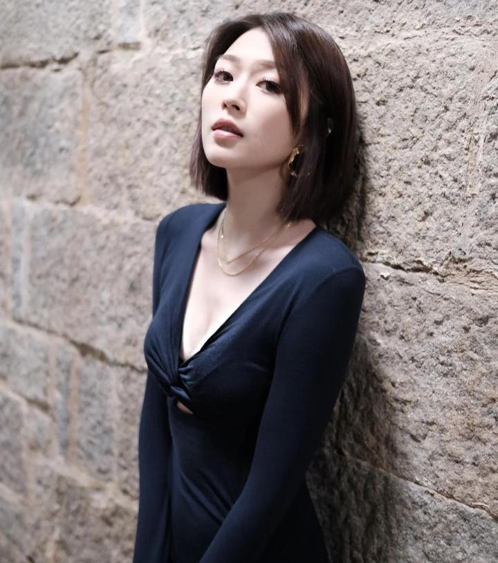 16岁已是人间尤物！4年换20个男人，找到老实人接盘后收心做人妻__16岁已是人间尤物！4年换20个男人，找到老实人接盘后收心做人妻