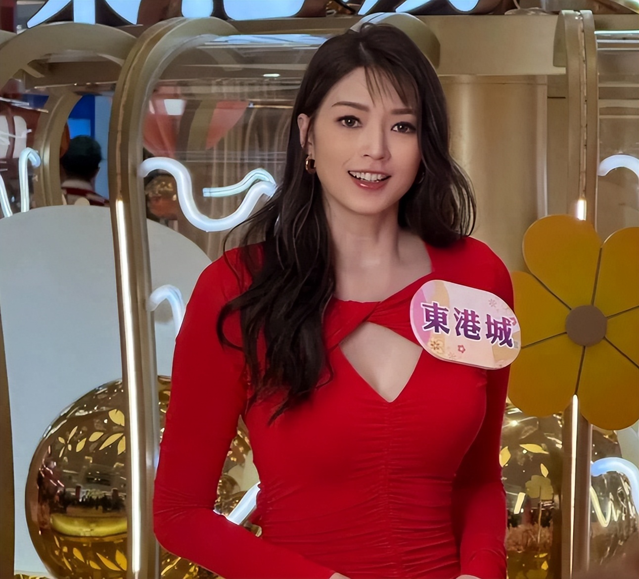 16岁已是人间尤物！4年换20个男人，找到老实人接盘后收心做人妻__16岁已是人间尤物！4年换20个男人，找到老实人接盘后收心做人妻