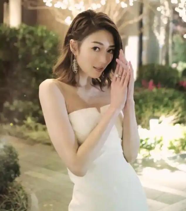 16岁已是人间尤物！4年换20个男人，找到老实人接盘后收心做人妻__16岁已是人间尤物！4年换20个男人，找到老实人接盘后收心做人妻