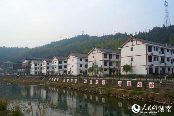 湖南怀化：一条索道，串起“诗与远方”__湖南怀化：一条索道，串起“诗与远方”