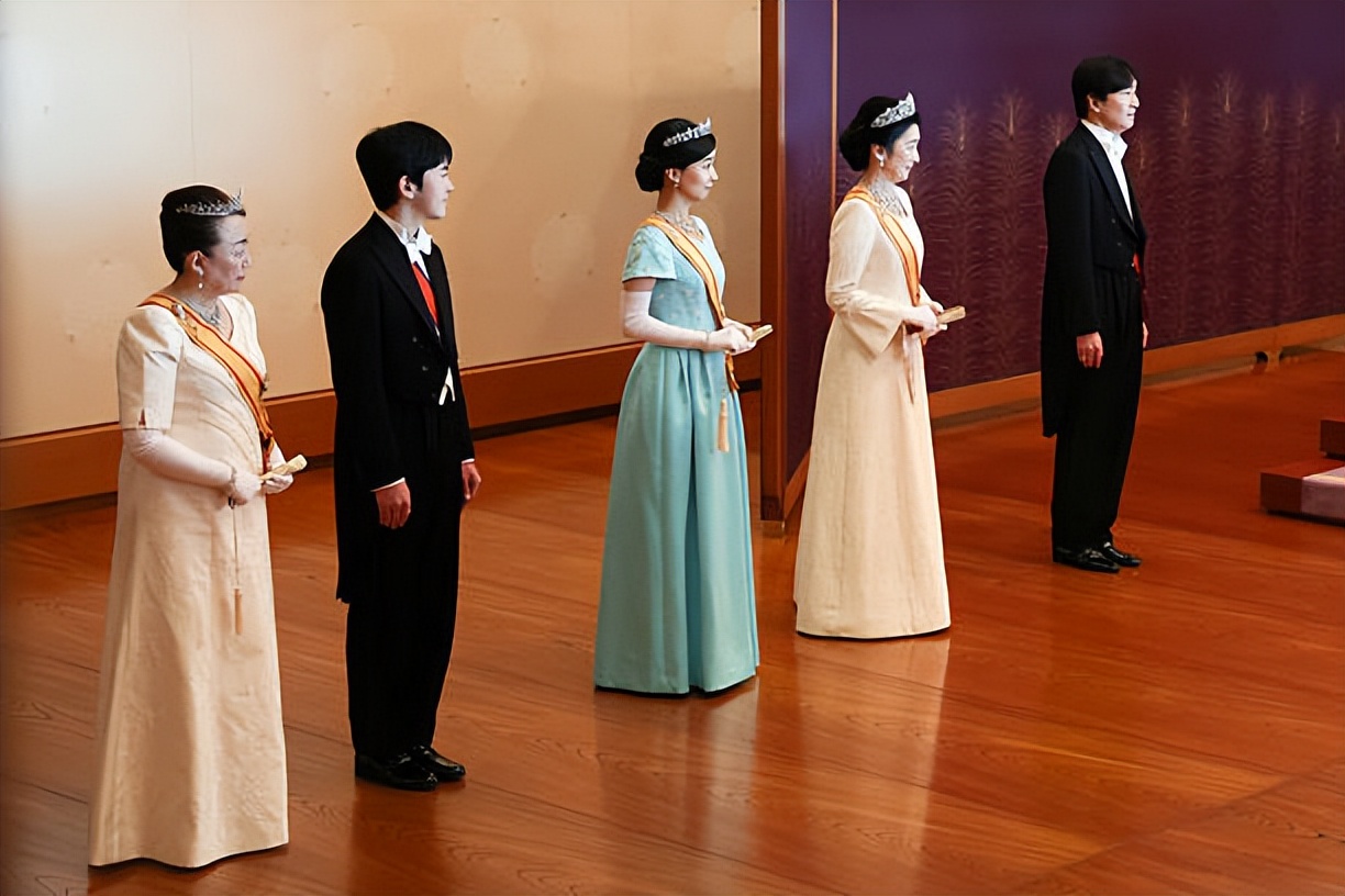 皇室连衣裙__皇室裙子