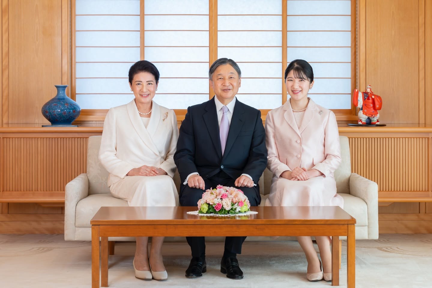 _皇室裙子_皇室连衣裙