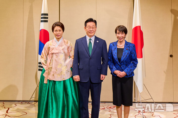 韩国第一夫人访问日本秀厨艺！戴上围裙亲自做点心，李在明有福气_韩国第一夫人访问日本秀厨艺！戴上围裙亲自做点心，李在明有福气_