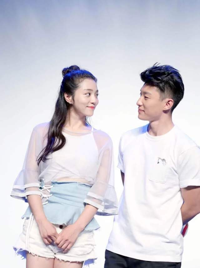 相爱15年，终于等到老公全网爆红了，她是真值得！__相爱15年，终于等到老公全网爆红了，她是真值得！