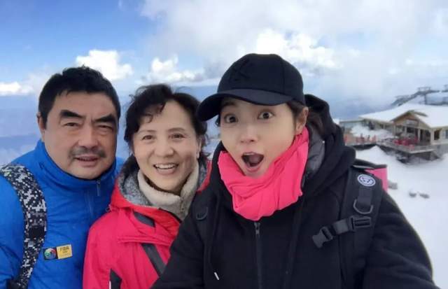 相爱15年，终于等到老公全网爆红了，她是真值得！__相爱15年，终于等到老公全网爆红了，她是真值得！