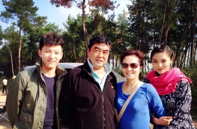 相爱15年，终于等到老公全网爆红了，她是真值得！_相爱15年，终于等到老公全网爆红了，她是真值得！_