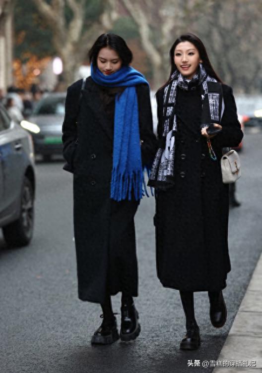 同一件黑大衣，“会搭配”和“不会搭配”差别有多大？看完我惊了