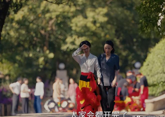 全程眼神空洞，拿腔作势，一人连累整部剧?《小城大事》还能追吗__全程眼神空洞，拿腔作势，一人连累整部剧?《小城大事》还能追吗