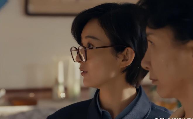 全程眼神空洞，拿腔作势，一人连累整部剧?《小城大事》还能追吗__全程眼神空洞，拿腔作势，一人连累整部剧?《小城大事》还能追吗