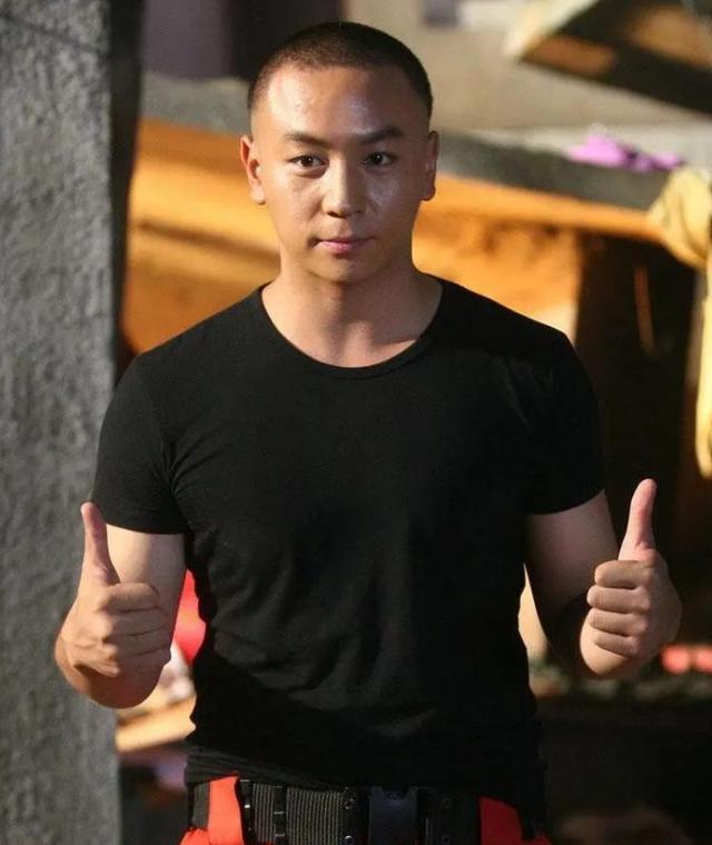 释小龙的爸爸名字_释小龙父亲身价_