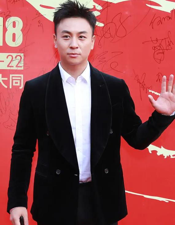 释小龙父亲身价_释小龙的爸爸名字_