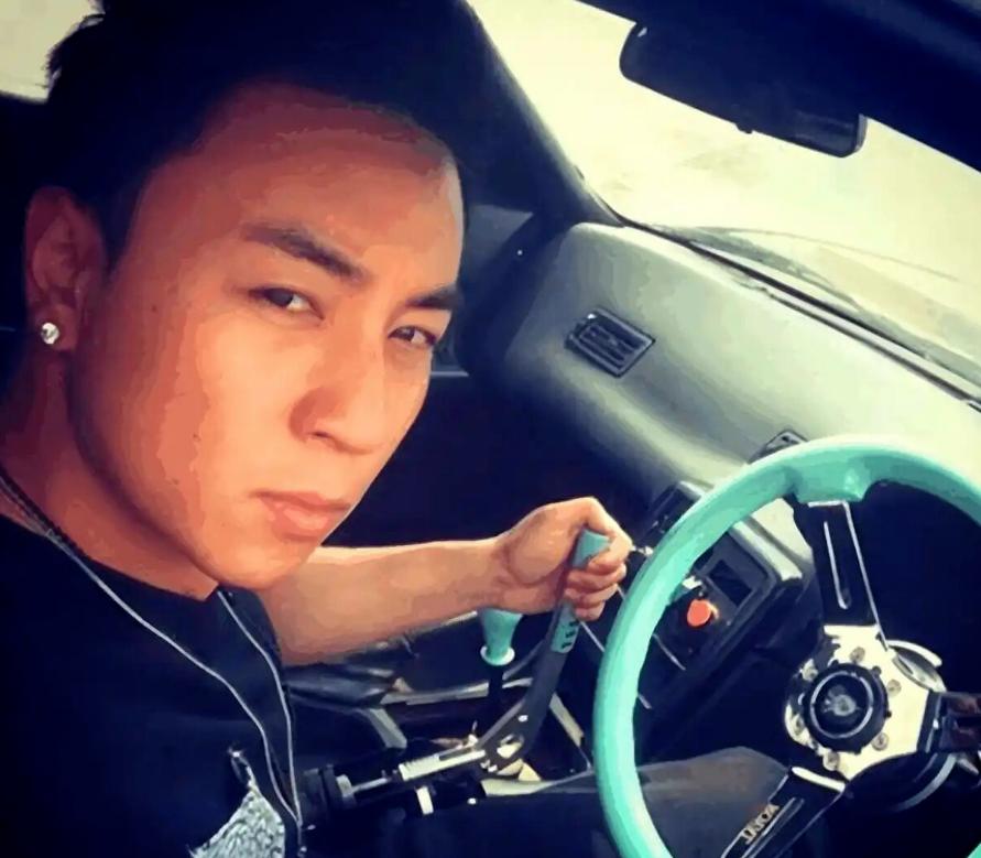 释小龙的爸爸名字__释小龙父亲身价