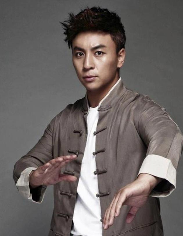 释小龙父亲身价_释小龙的爸爸名字_