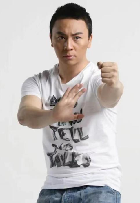 释小龙的爸爸名字__释小龙父亲身价