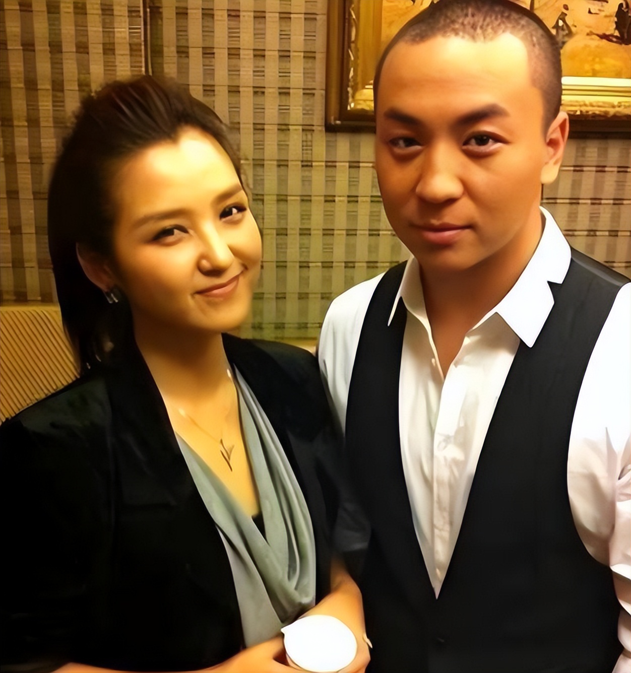 _释小龙的爸爸名字_释小龙父亲身价