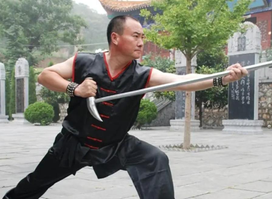 _释小龙的爸爸名字_释小龙父亲身价