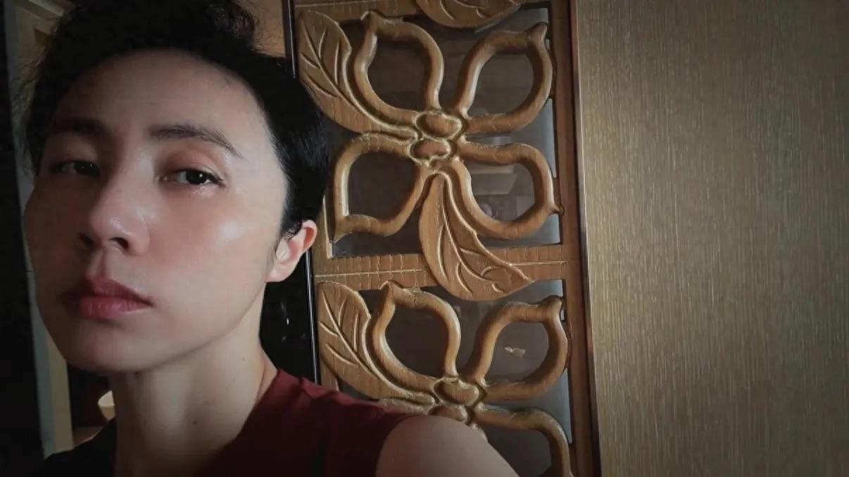 孙莉晒仨孩子日常，大女儿多多好漂亮，8岁儿子拉大提琴模样好帅