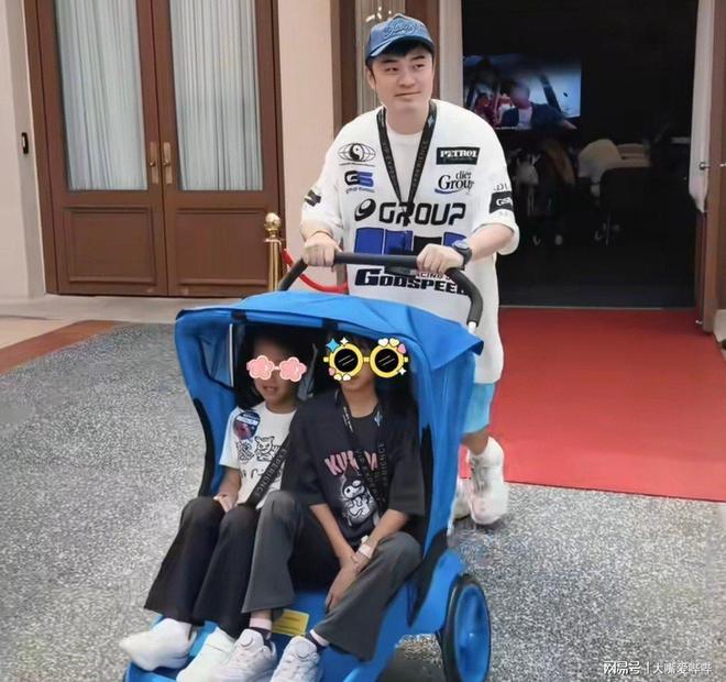 陈赫去国外度假，俩女儿一个像爸一个像妈，41岁张子萱嘟嘴卖萌_陈赫去国外度假，俩女儿一个像爸一个像妈，41岁张子萱嘟嘴卖萌_