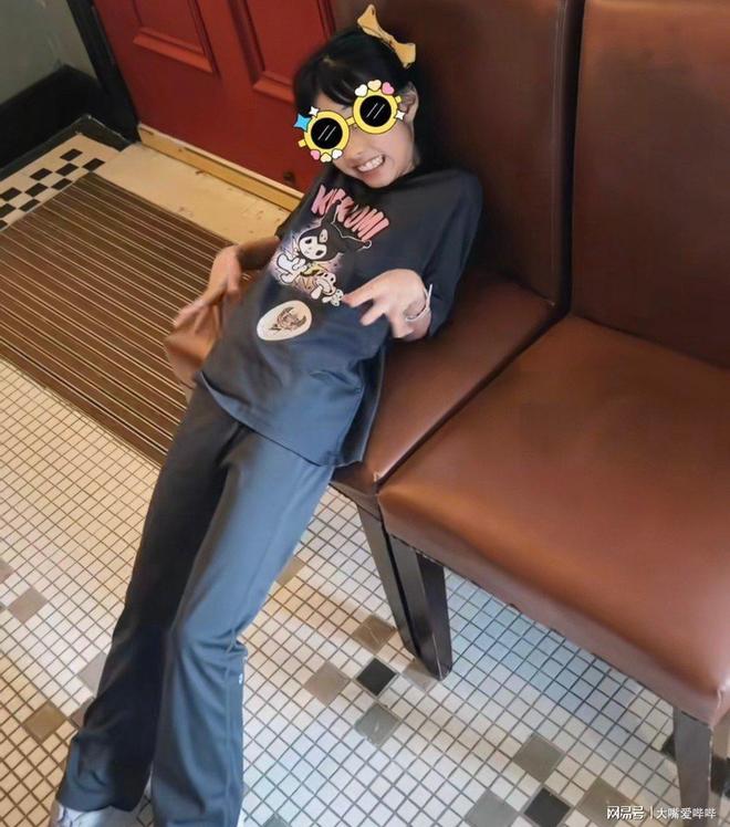 _陈赫去国外度假，俩女儿一个像爸一个像妈，41岁张子萱嘟嘴卖萌_陈赫去国外度假，俩女儿一个像爸一个像妈，41岁张子萱嘟嘴卖萌