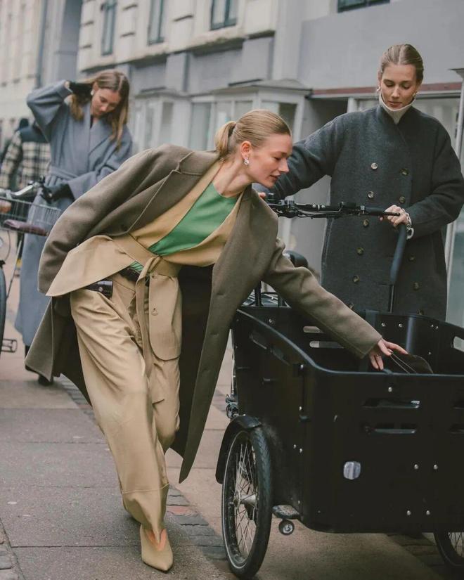 春天外套穿几天洗一次__春天穿外套