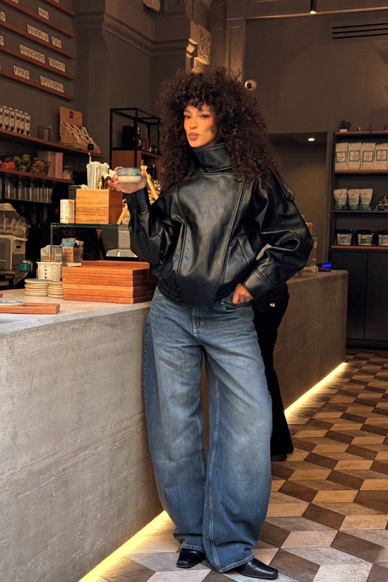 “生人勿近”高级感的漏斗领既能凹造型还兼顾保暖_“生人勿近”高级感的漏斗领既能凹造型还兼顾保暖_