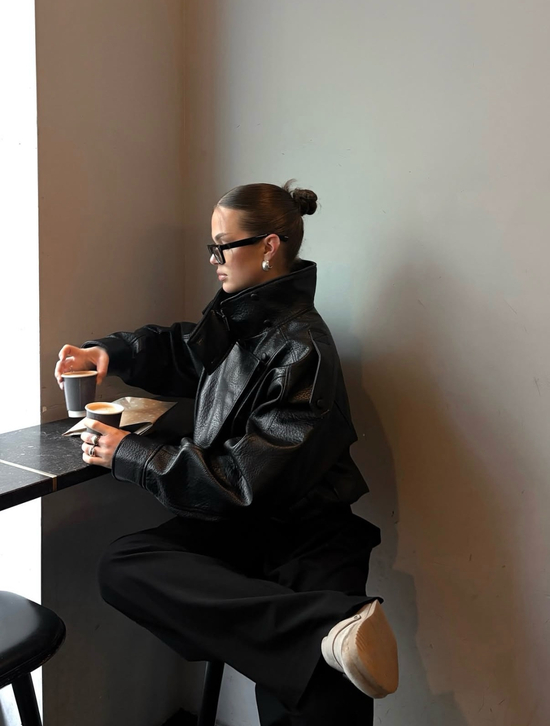 “生人勿近”高级感的漏斗领既能凹造型还兼顾保暖_“生人勿近”高级感的漏斗领既能凹造型还兼顾保暖_