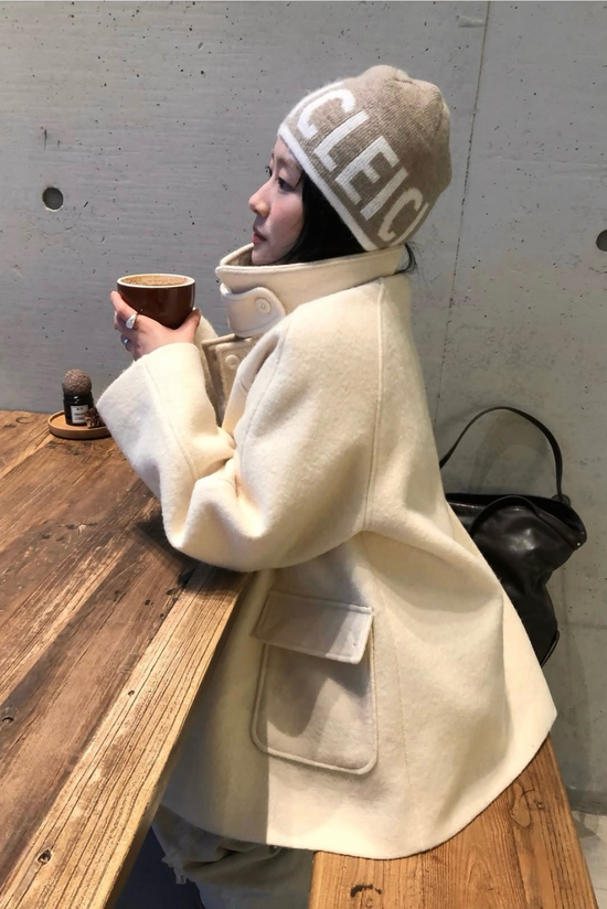 _“生人勿近”高级感的漏斗领既能凹造型还兼顾保暖_“生人勿近”高级感的漏斗领既能凹造型还兼顾保暖