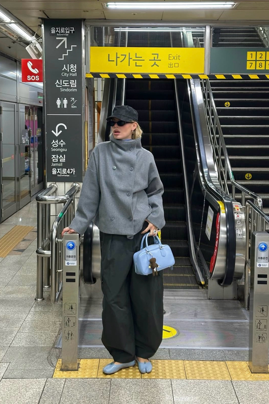 “生人勿近”高级感的漏斗领既能凹造型还兼顾保暖_“生人勿近”高级感的漏斗领既能凹造型还兼顾保暖_