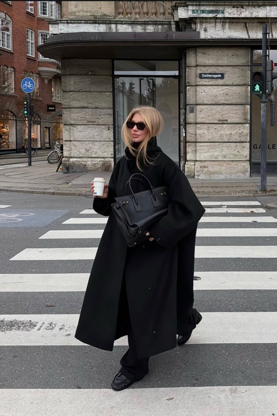 “生人勿近”高级感的漏斗领既能凹造型还兼顾保暖_“生人勿近”高级感的漏斗领既能凹造型还兼顾保暖_