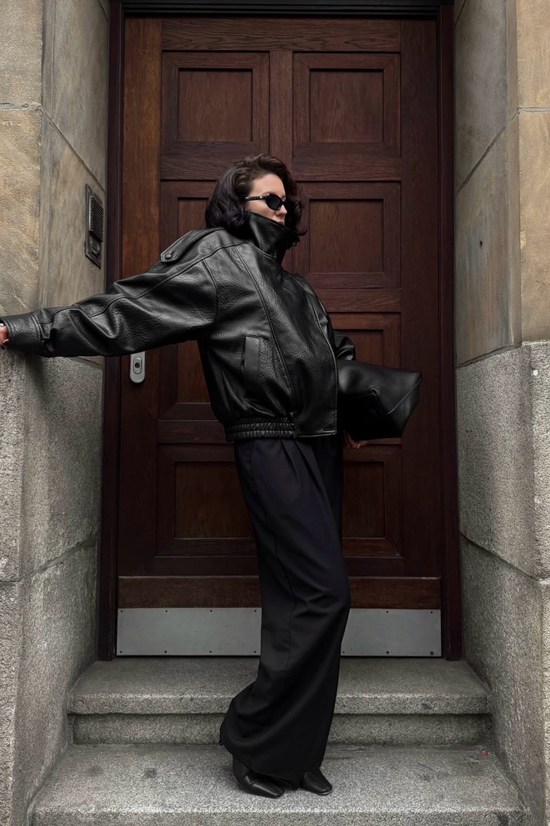 “生人勿近”高级感的漏斗领既能凹造型还兼顾保暖__“生人勿近”高级感的漏斗领既能凹造型还兼顾保暖