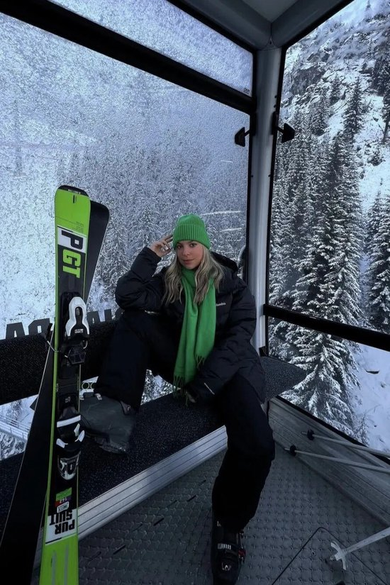 _“生人勿近”高级感的漏斗领既能凹造型还兼顾保暖_“生人勿近”高级感的漏斗领既能凹造型还兼顾保暖