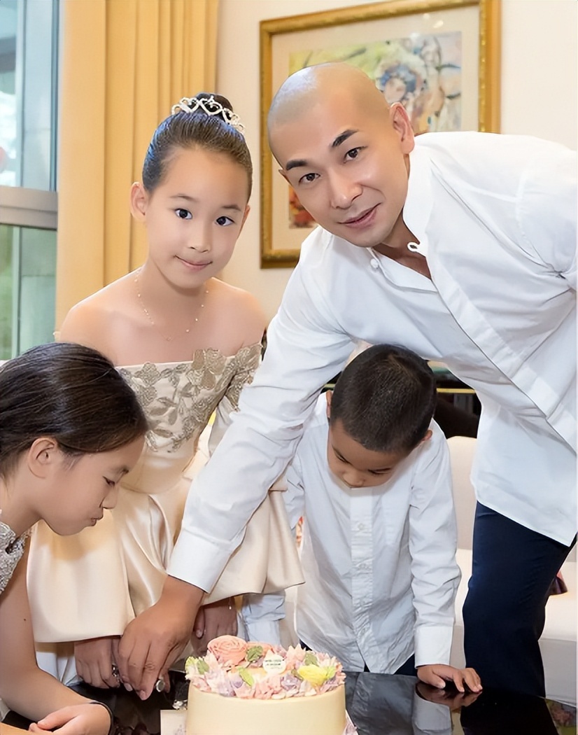 出乎赵文卓夫妇的预料，18岁的美籍女儿，如今已开始给他们争光了__出乎赵文卓夫妇的预料，18岁的美籍女儿，如今已开始给他们争光了