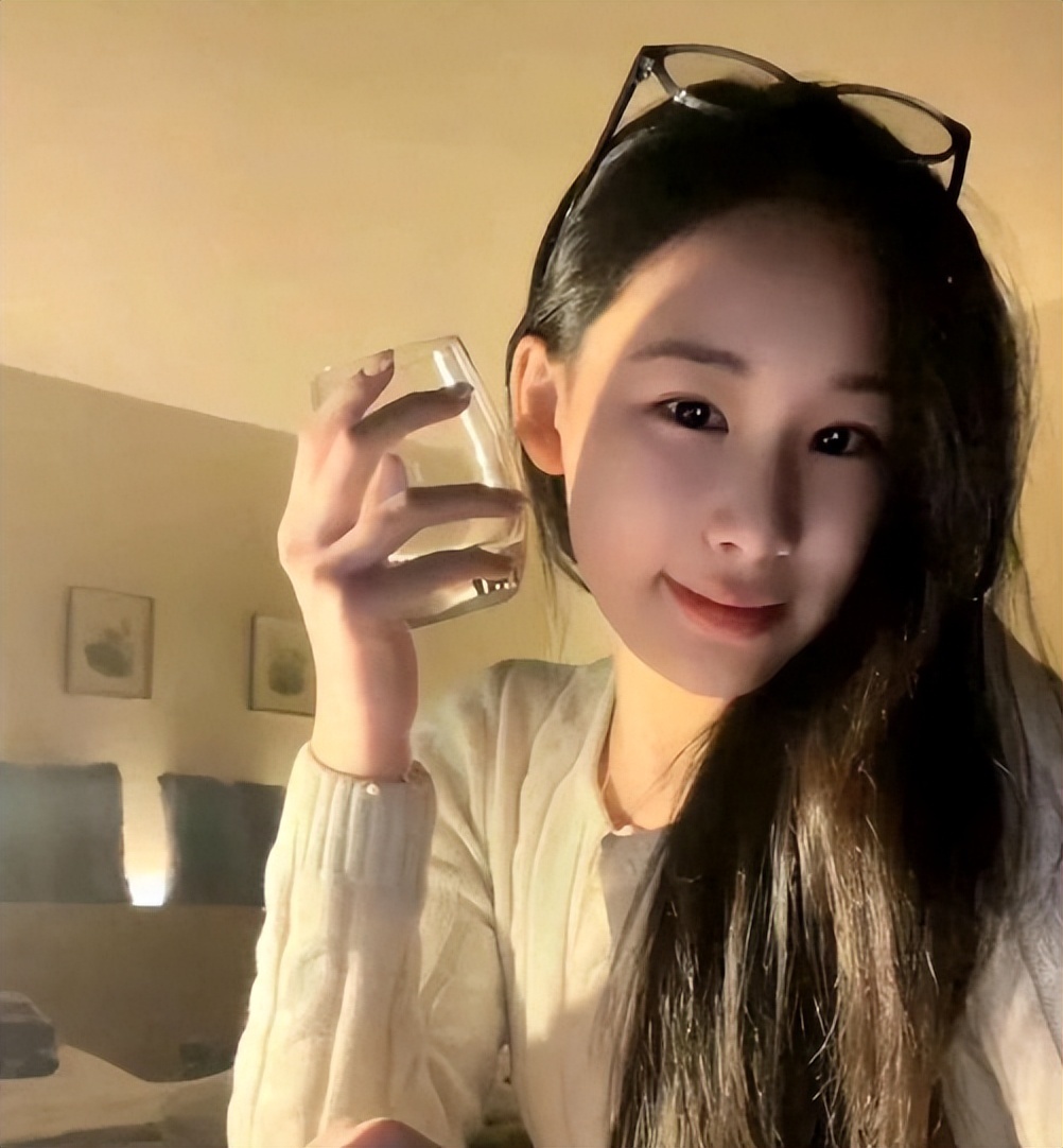 出乎赵文卓夫妇的预料，18岁的美籍女儿，如今已开始给他们争光了_出乎赵文卓夫妇的预料，18岁的美籍女儿，如今已开始给他们争光了_