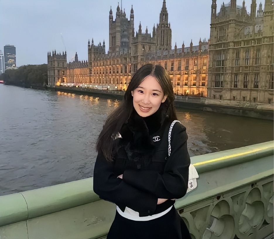 出乎赵文卓夫妇的预料，18岁的美籍女儿，如今已开始给他们争光了_出乎赵文卓夫妇的预料，18岁的美籍女儿，如今已开始给他们争光了_