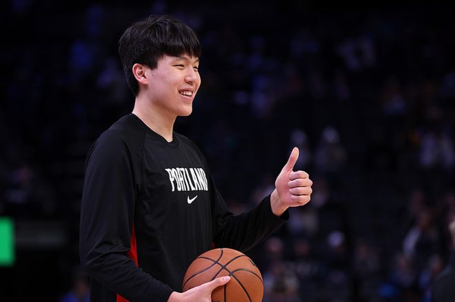 杨瀚森砍22+7发展联盟遭质疑水平低 韩国球迷：幸好他没打世预赛