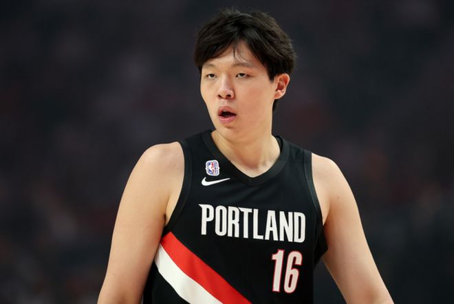 世预赛国足战韩国重播__世预赛中国vs韩国海报