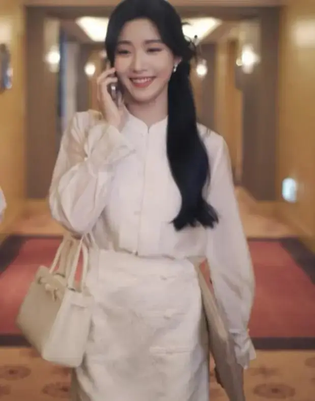 _奢牌珠宝_卢昱弟演艺