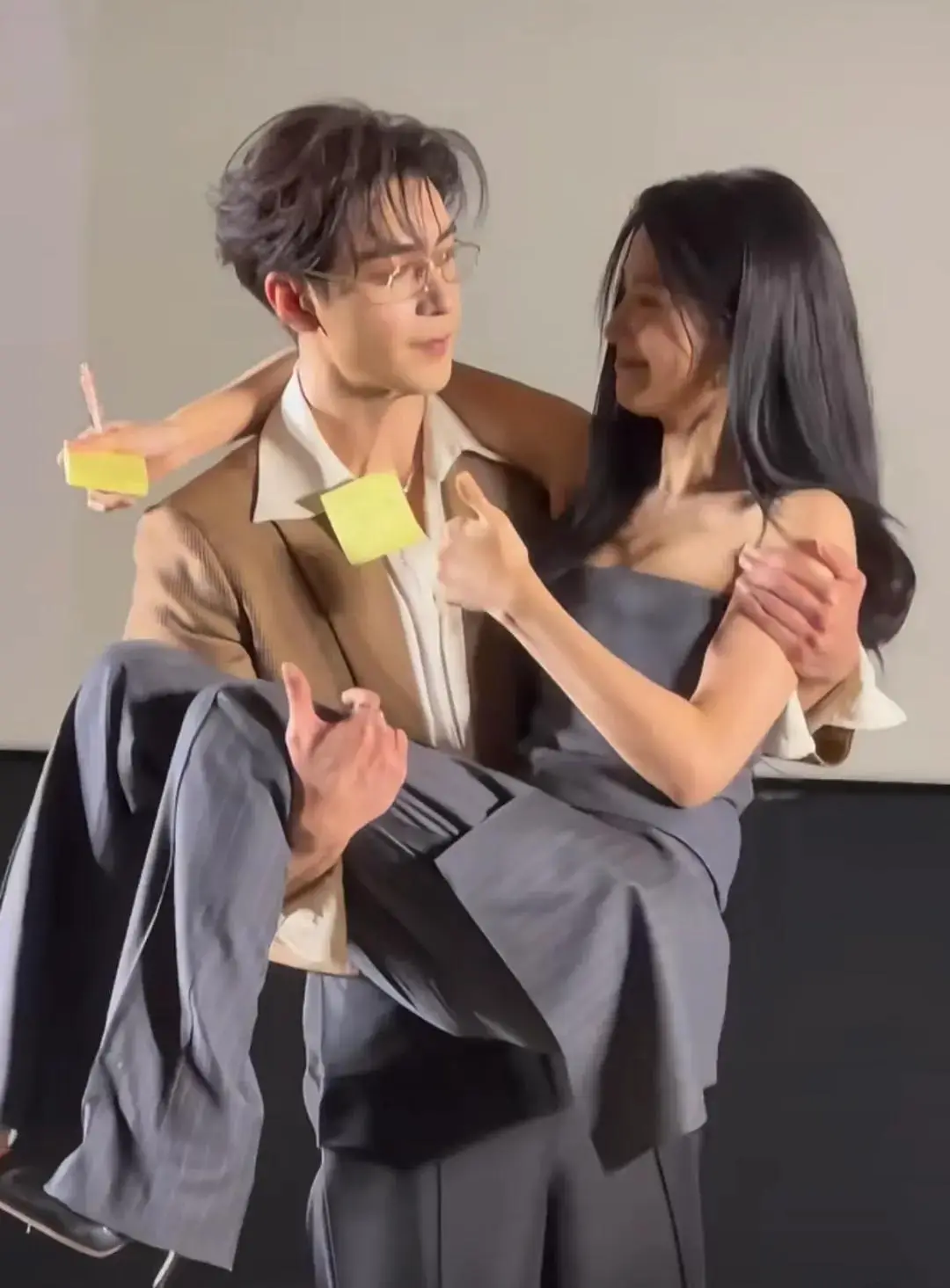 卢昱弟演艺_奢牌珠宝_