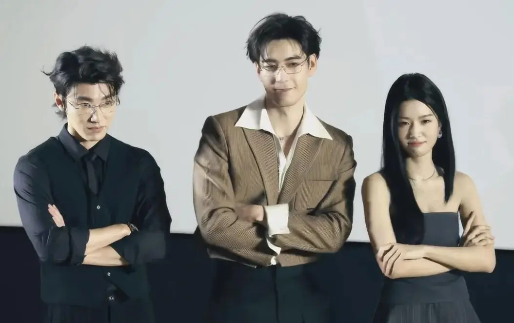 奢牌珠宝__卢昱弟演艺