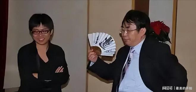 情路坎坷是怎么回事__贾静雯情路坎坷