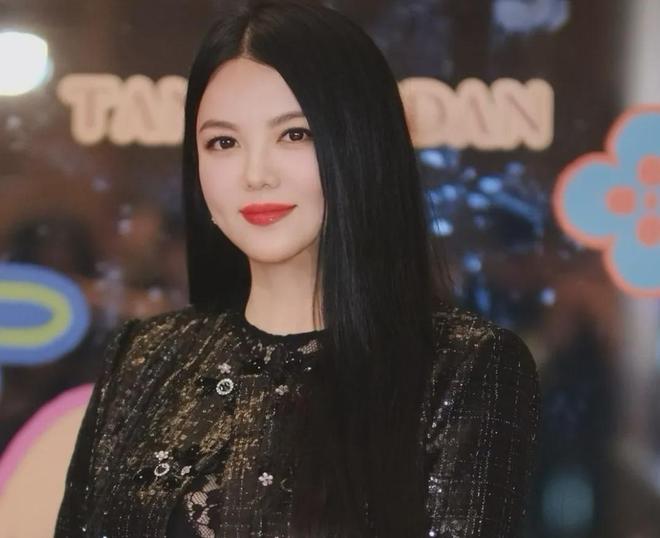 李湘账号禁言风波升级！知情人称涉及税务问题，本人多家公司注销