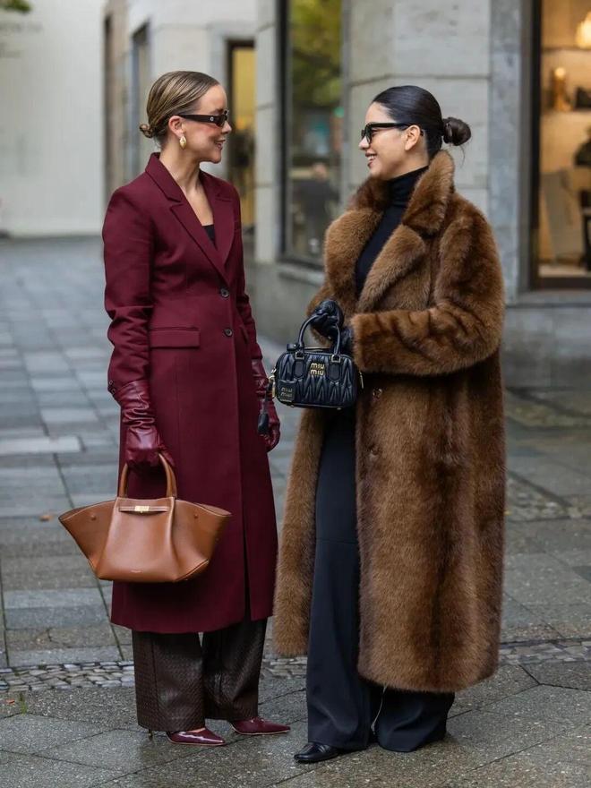 款冬季羽绒服_冬装羽绒服搭配_