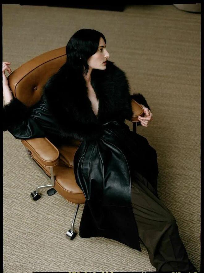 款冬季羽绒服_冬装羽绒服搭配_