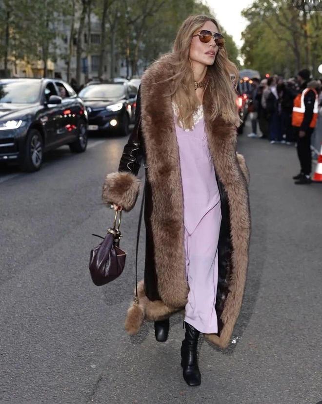 _款冬季羽绒服_冬装羽绒服搭配