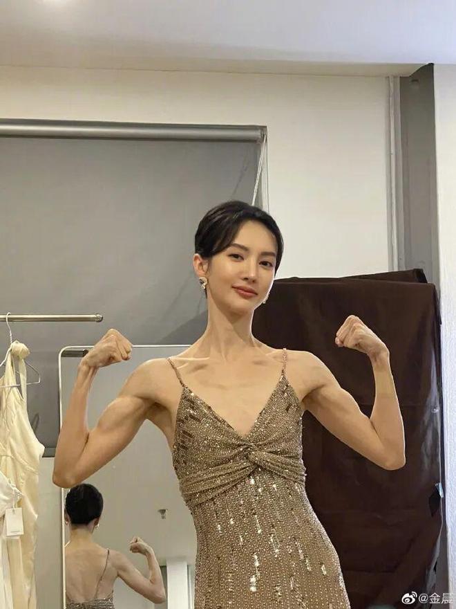 胸和背是对抗肌没人_练背避免大圆肌发力_