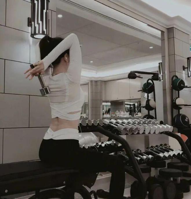 _胸和背是对抗肌没人_练背避免大圆肌发力