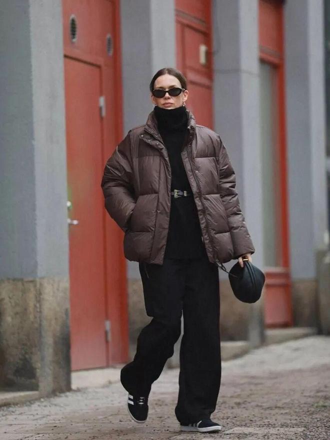 羽绒裤宽松一点好还是紧一点好_羽绒裤腿太宽了怎么办_