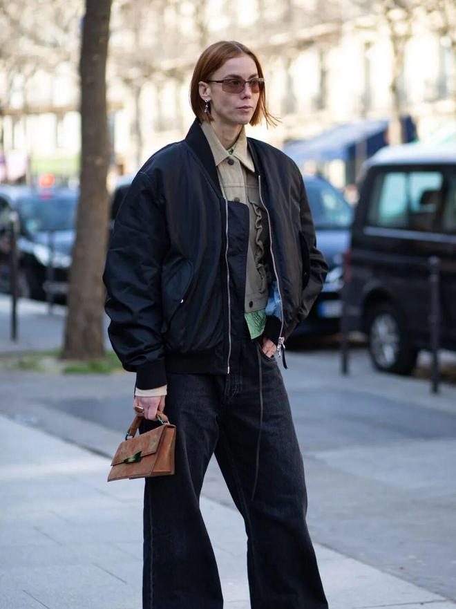 羽绒裤腿太宽了怎么办_羽绒裤宽松一点好还是紧一点好_